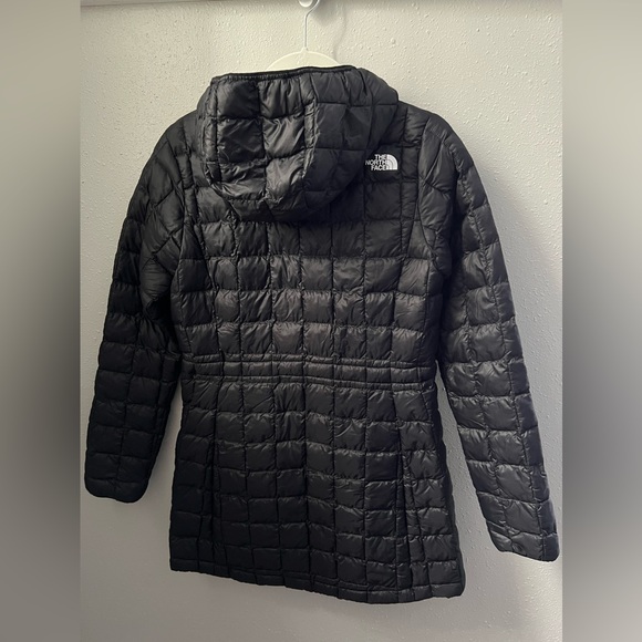 New The North Face ThermoBall™ Eco Hooded Parka in Black Size XS - Picture 3 of 10